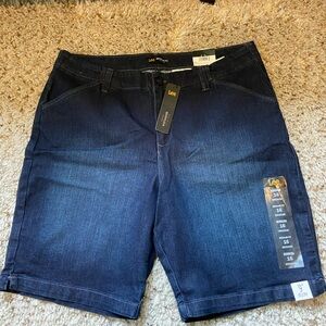 Lee Women's Regular Fit Mid Rise Bermuda Jean Shorts Size 16 Flat Pockets